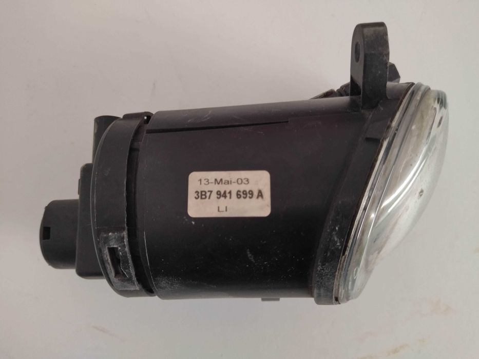 Farol de nevoeiro do lado do condutor - VW Passat b5.5