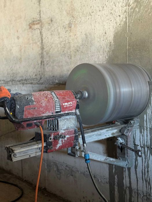 Cięcie, otworowanie w betonie- żelbecie, selektywne wyburzenia - BROKK