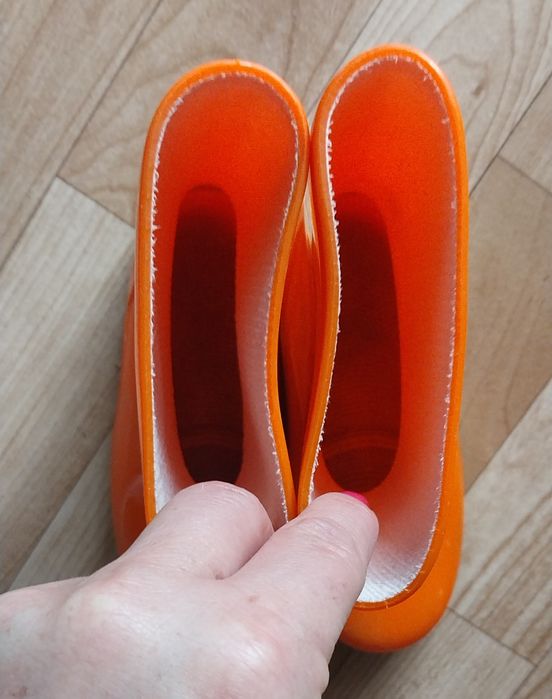 Продам гумові чобітки 26 розміру фірми  demar