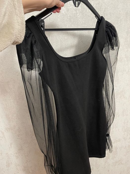 Чорна елегантна сукня