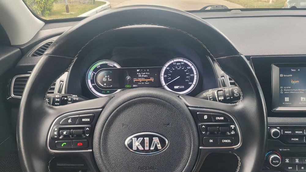 Kia Niro EX      2017