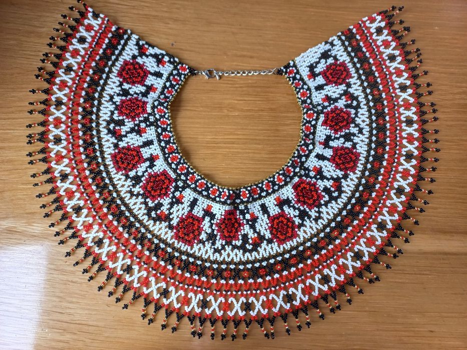 Традиційна українська силянка з чеського бісеру до вишиванки, намисто