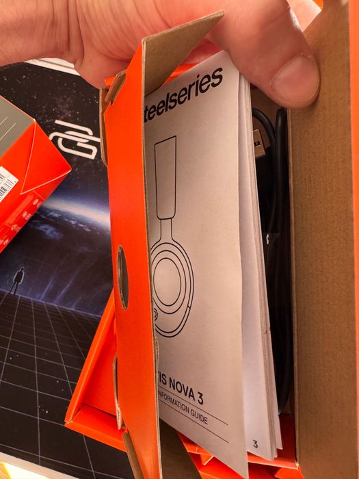 Геймерські навушники STEELSERIES Arctis Nova 3