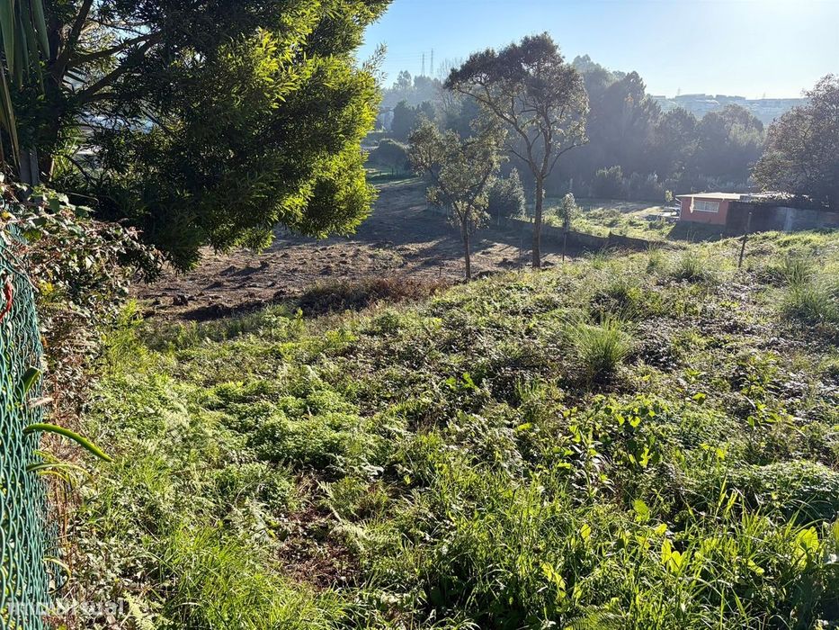 Urban Plot for Sale in Mafamude and Vilar do Paraíso, Vila Nova de Gaia