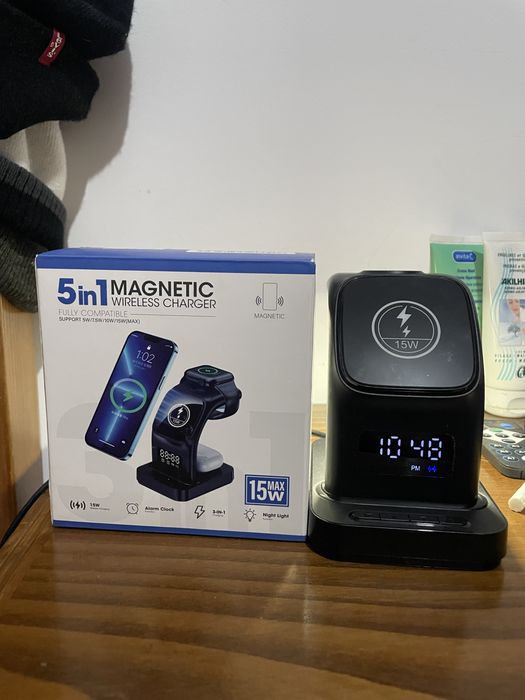 Relógio com  3 carregadores Wireless Charger