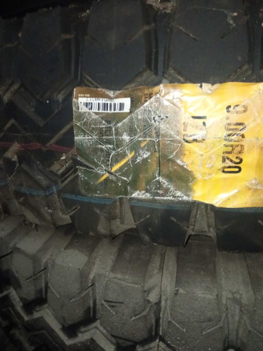 Pneus 900R20 recauchutados