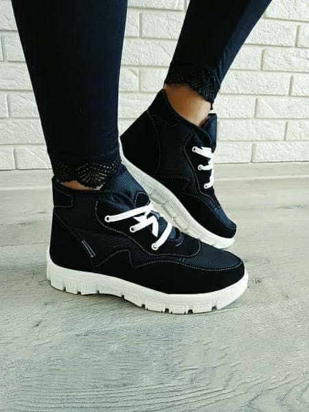 Взуття зимове. Доросле і дитяче