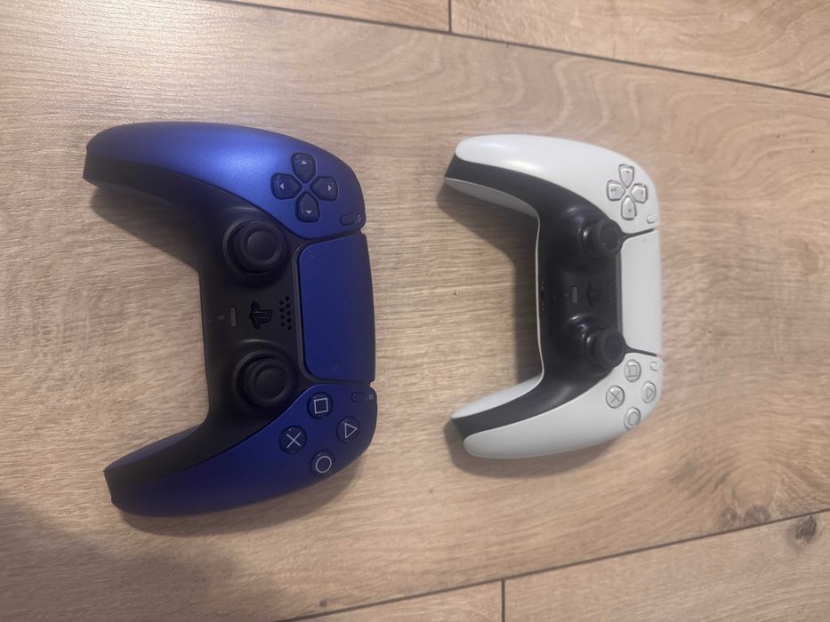 PS5 z napędem + 2pady + 2gry + Sluchawki Sony Pulse + SSD 2TB + uchwyt