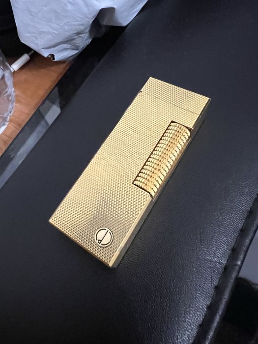 Isqueiro Dunhill em ouro