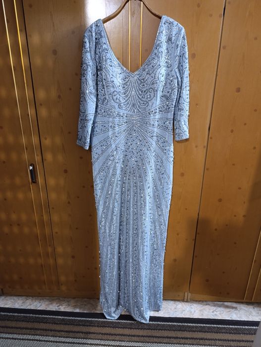 Продам шикарное платье.