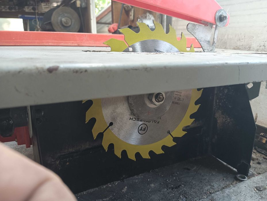 Widia  Piła  500W 230V pilarka piłka stołowa