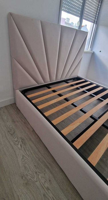 Camas De Casal Estofadas ALTA GAMA - MODELO RAYOS - Top de Gama 190x140m Estrado Incluído!!