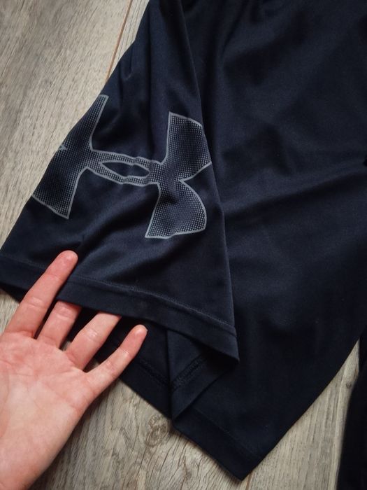 Комплект Under Armour рр М оригинал футболка и шорты костюм