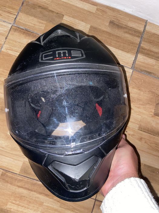 Vendo 2 capacetes XL LER ANUNCIO