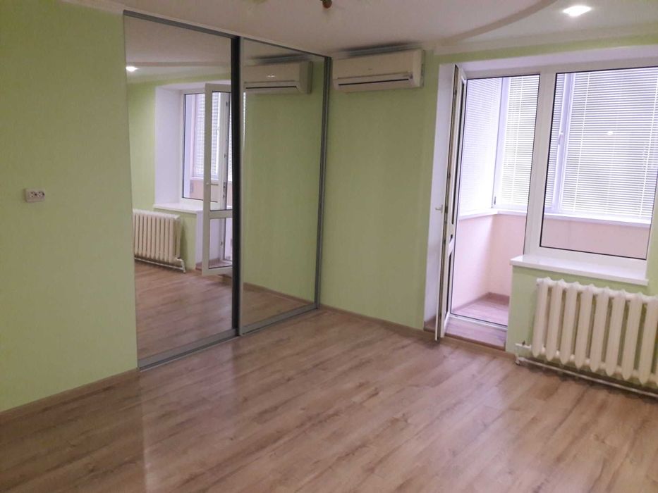 Продам квартиру в кирпичном доме с ремонтом