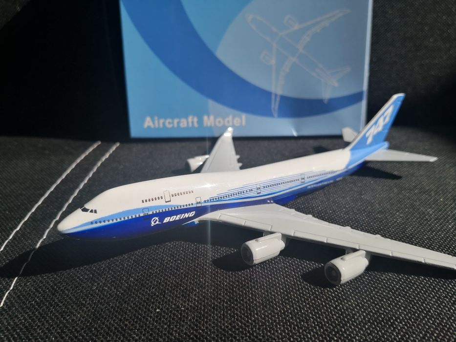 Samolot model samolotu metalowy ok 16 cm jak Boeing 747