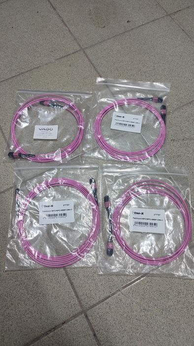 Патчкорд оптический MPO/MPO-8MMF-OM4-3M4-3