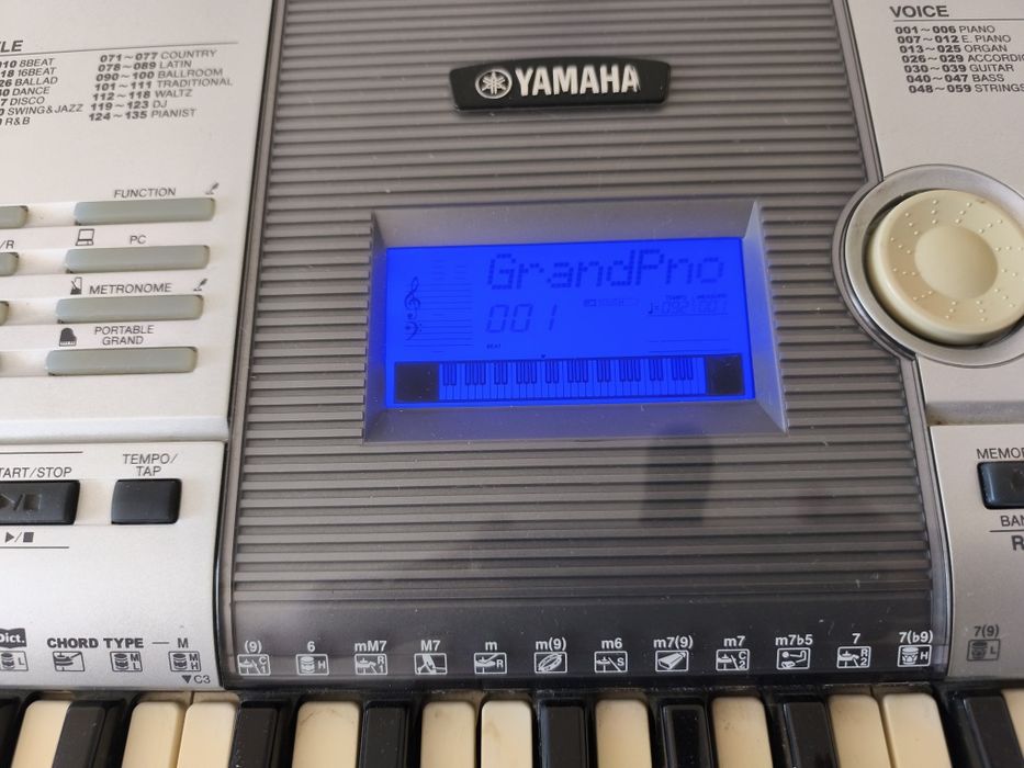 Yamaha PSR 295 keyboard