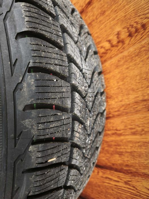 Koła z oponami zimowymi 215/65/17 i czujnikami KIA Sportage