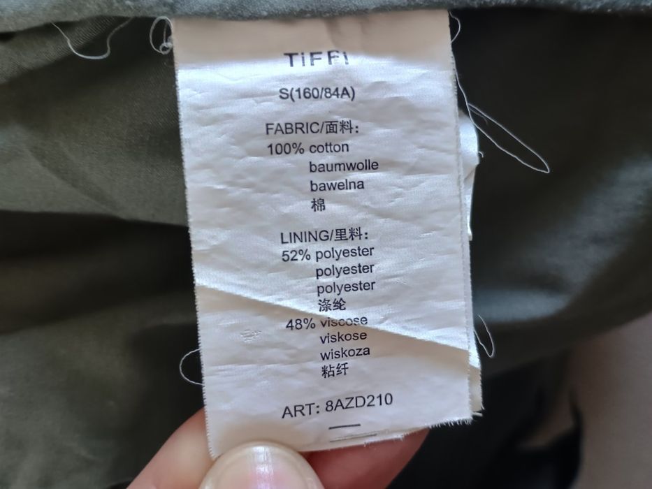 Płaszcz damski z koronką