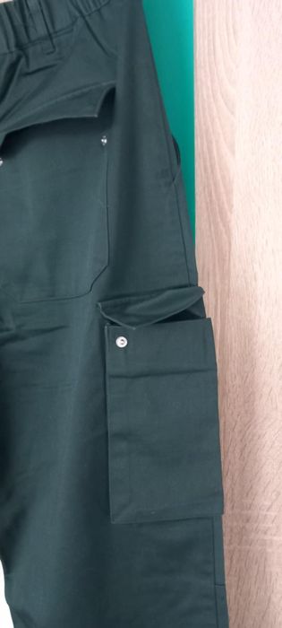 Ciemnozielone spodnie bojówki Dimensions. r. M