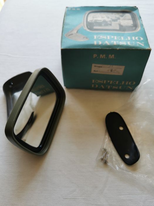 Datsum 1200 retrovisor esquerdo.