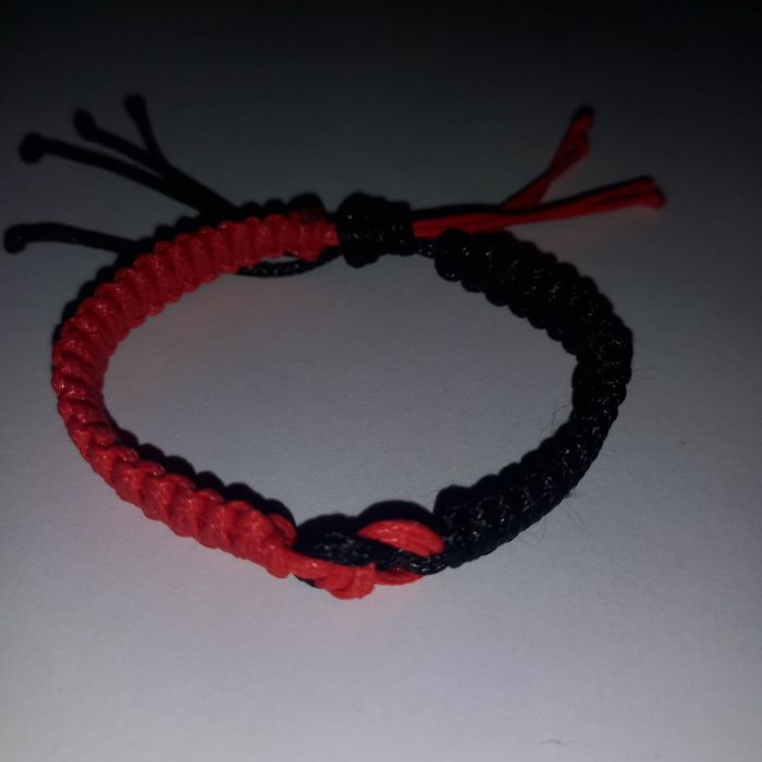 Плетені браслети