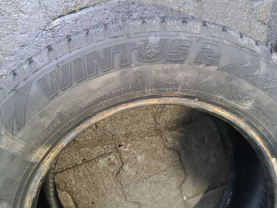 2x opona Lassa Wintus 2 195/65 R 16 C