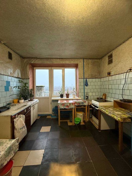 Продам кімнату в гуртожитку, вул. Білова, район Голлівуду