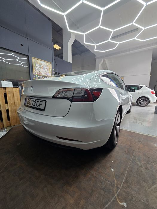 Tesla Model 3 LFP 2023