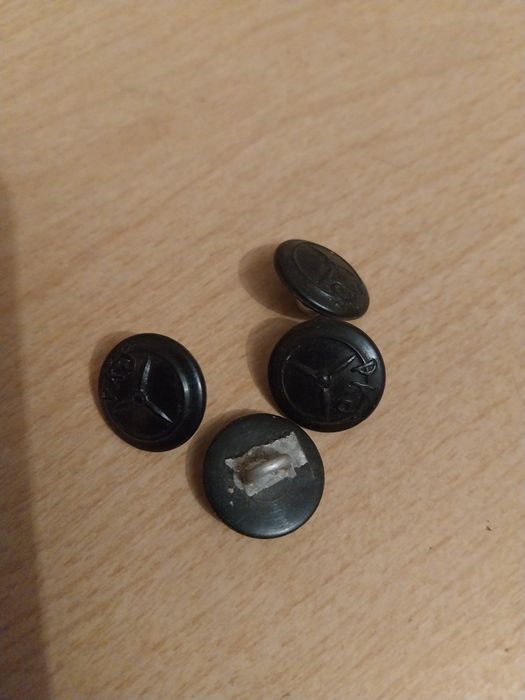 Stare guziki PKS z czasów prl-u