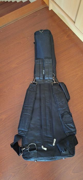 Mochila almofadada em veludo por dentro para guitara elétrica