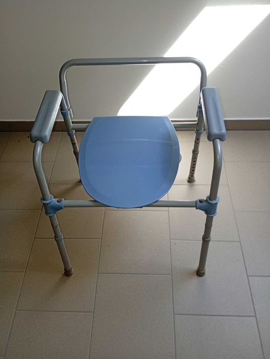 Krzesło sanitarne toaletowe