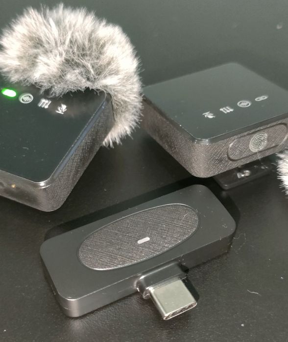 Microfones de lapela com receptor wi-fi