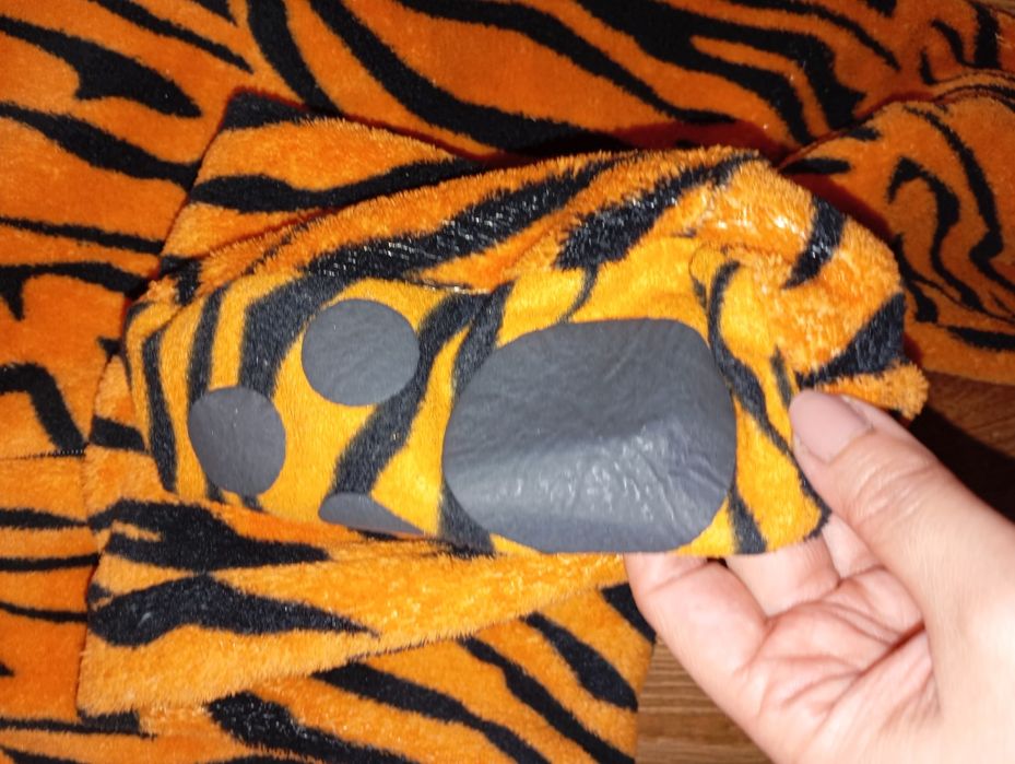 Strój przebranie Tygrysek roz.5-6 lat