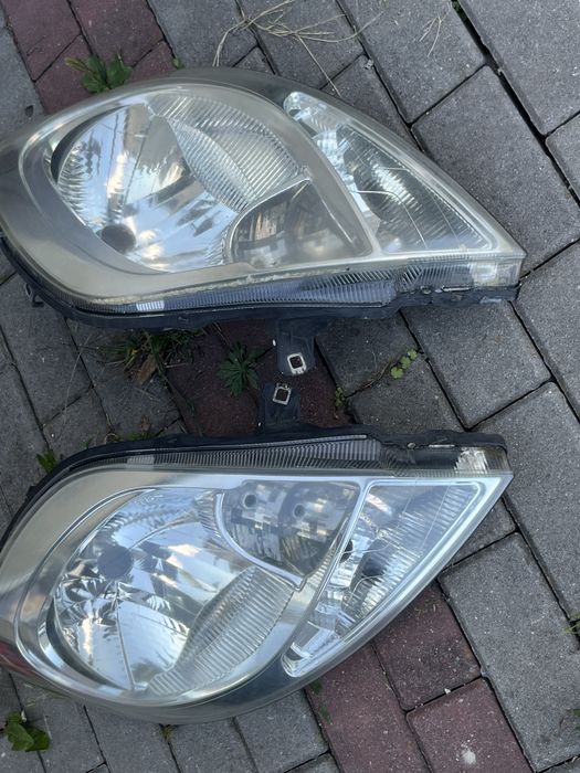 Lampy przod trafic vivaro b fl OE Renault