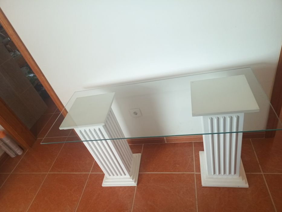 Mesa apoio/ entrada /sala/quarto