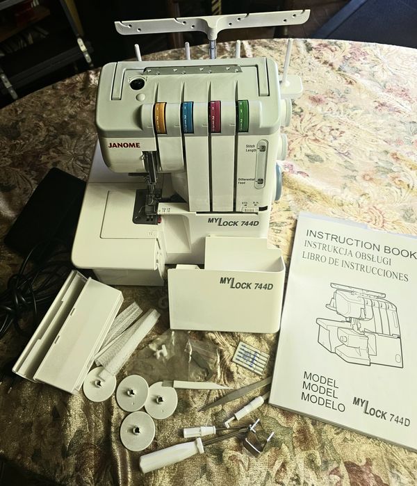 Overlock Janome MLock 744D