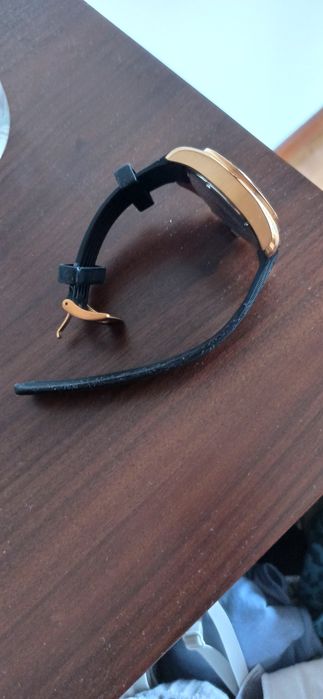 Relógio Gant dourado