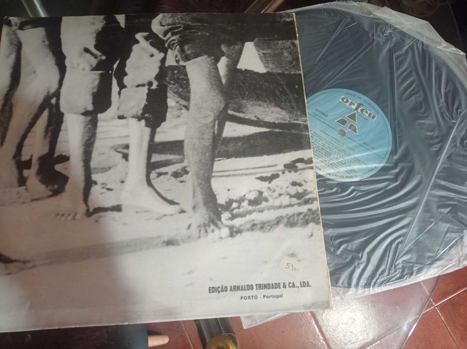 Adriano Correia de Oliveira LP Cantaremos Negociável