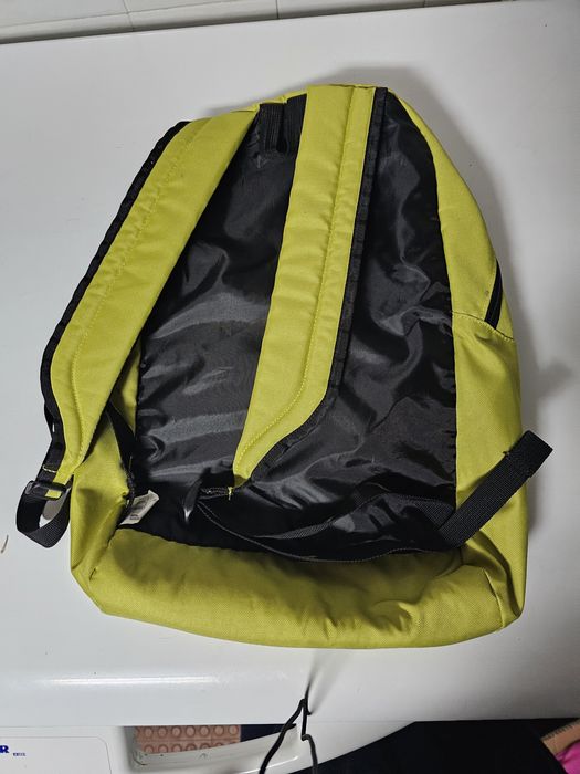 Mochila verde alface