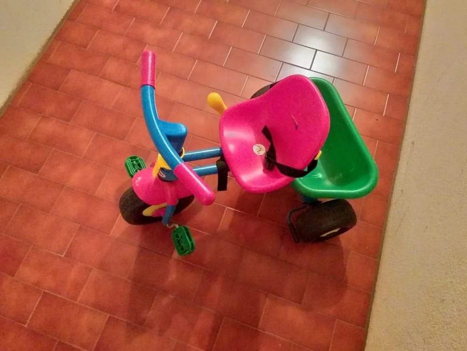 Triciclo usado em bom estado