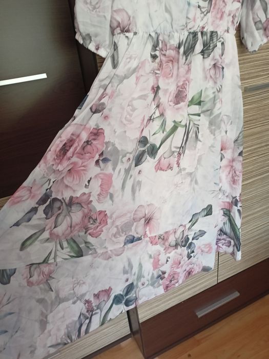 Sukienka w kwiaty 46