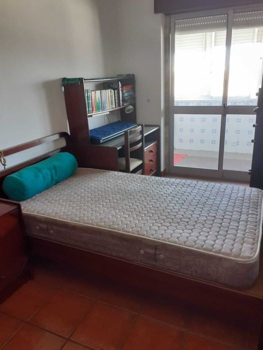 Quarto solteiro madeira maciça