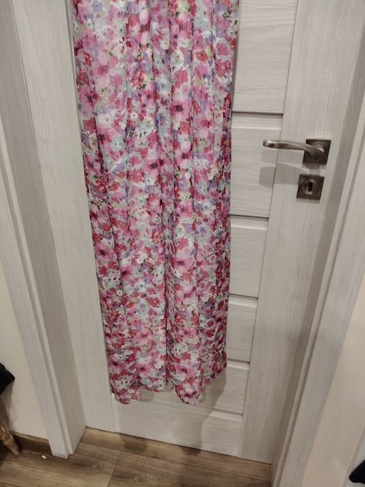 Długa sukienka w kwiaty