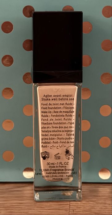 Тональный крем-флюид Givenchy