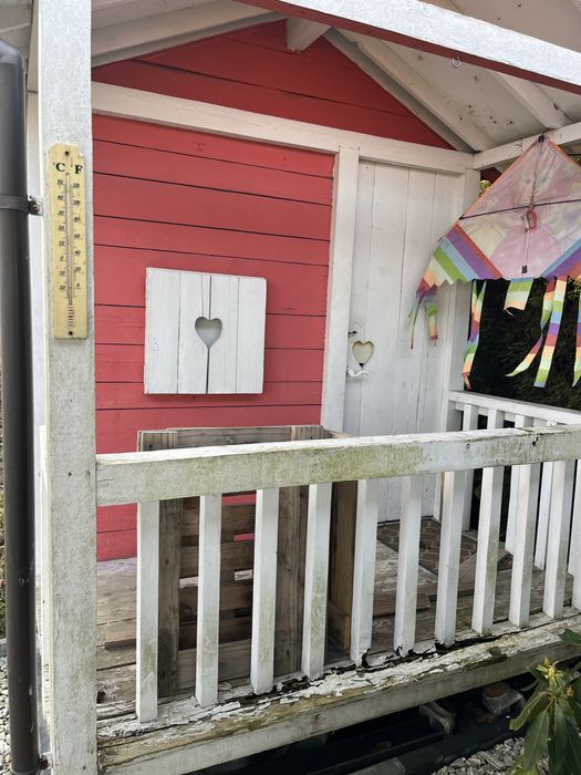 Domek dla dzieci/ mlodziezy