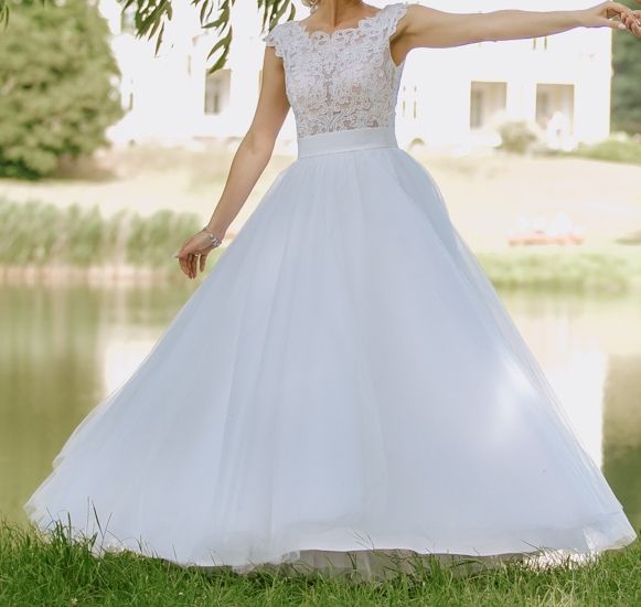 Suknia ślubna, koronka, krój: litera A/księżniczka 34 / 36 / 38 XS S M