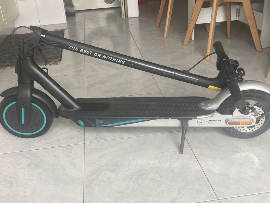 Trotinete Xiaomi Mi Eletric Scooter Mercedes AMG Petronas F1 Edition