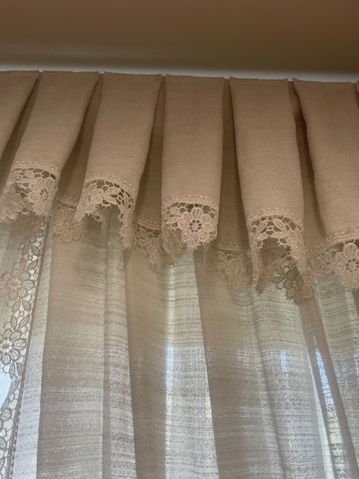 Cortinas E sanefa brancas